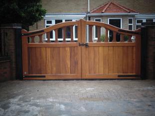 flood divert classic style hardwood flood gates 'classic style'